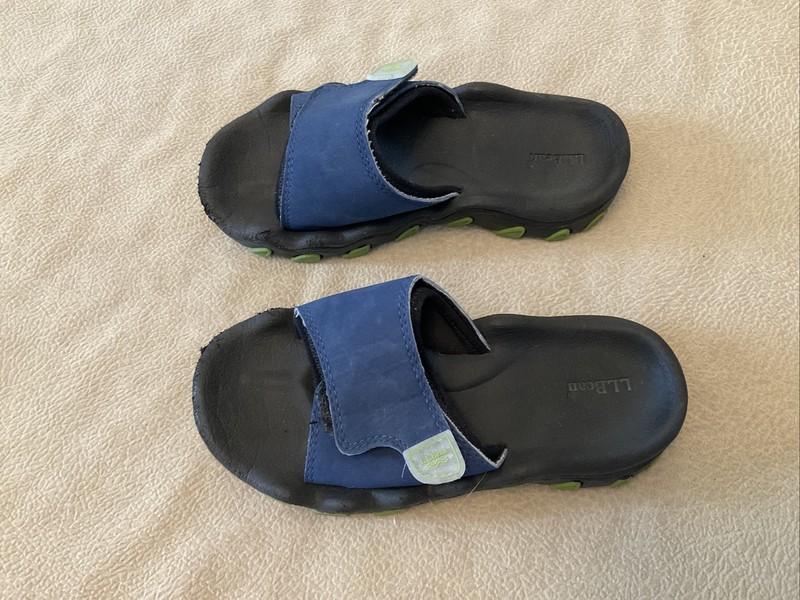 LLBean sandals 11 boys girls navy blue flip flop style