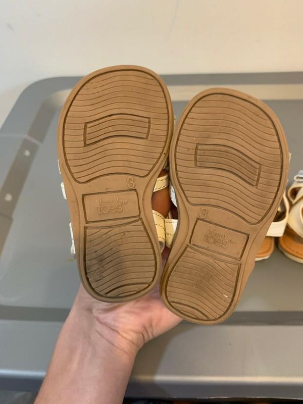 Lot Of 2 Pairs Baby Girls Sandals White: Teeny Toes Size 3 And Cat & Jack Size 2