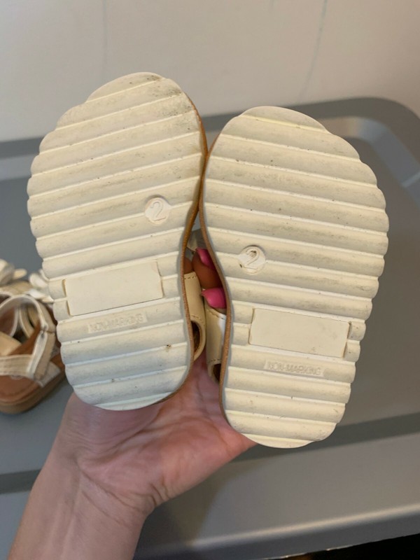 Lot Of 2 Pairs Baby Girls Sandals White: Teeny Toes Size 3 And Cat & Jack Size 2