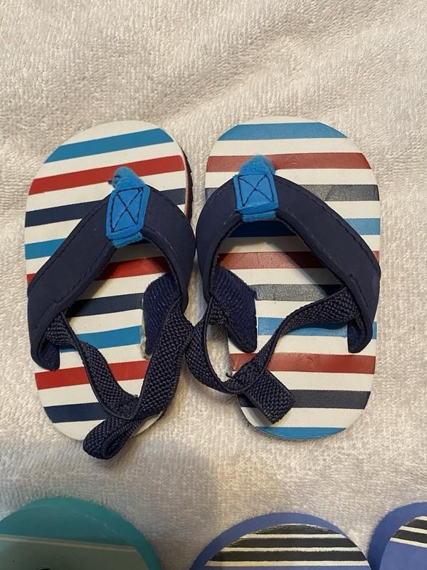 Lot Of 3 Infant Flip Flop Sandals Shoes Size 0-6 Months
