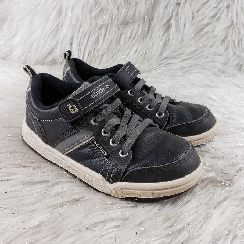 MADE 2 PLAY By Stride Rite Black Leather Easy On Casual Shoes Toddler Size 10 M