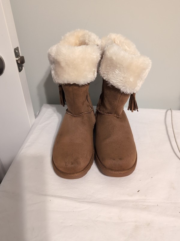 MAKALU CALIFORNIA GIRLS WINTER BOOTS COZY LAND FAUX FUR SIZE 3 BROWN - NICE COND