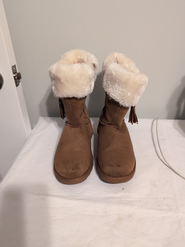 MAKALU CALIFORNIA GIRLS WINTER BOOTS COZY LAND FAUX FUR SIZE 3 BROWN - NICE COND