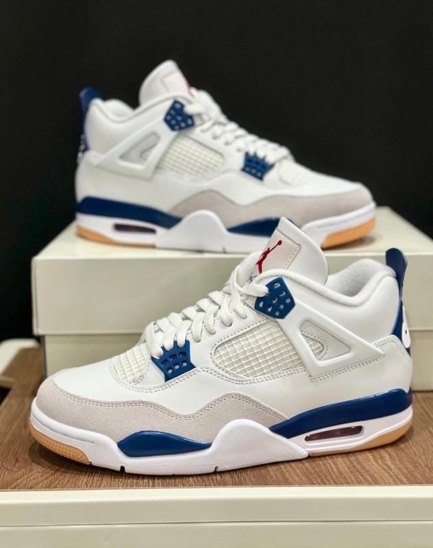 Man Nike SB x Jordan Air Jordan 4 "Navy" Mid-Top Basketball Shoes