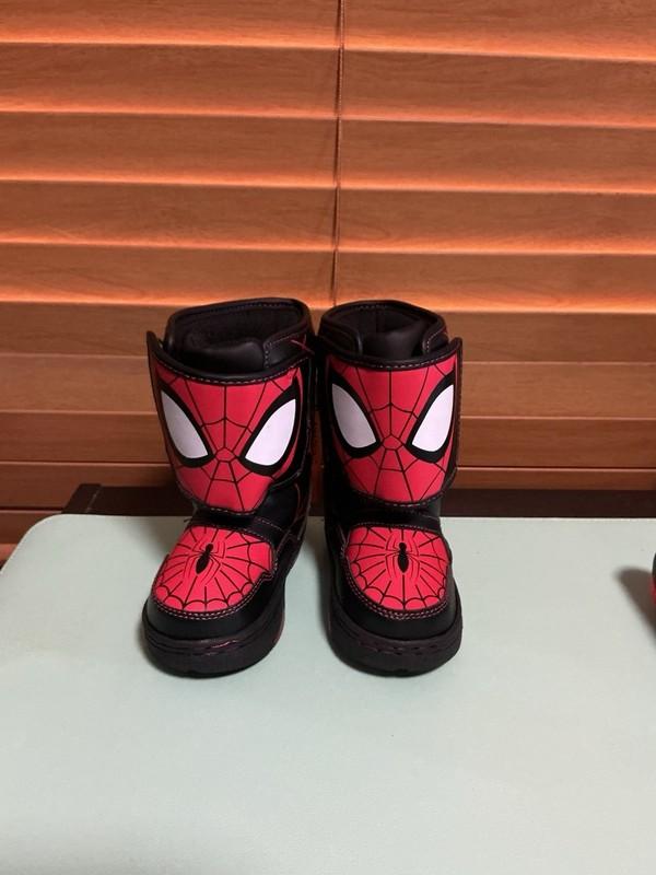 Marvel Spiderman Light-up Insulated Mid-Calf slip-on Winter Boots Boys size 6