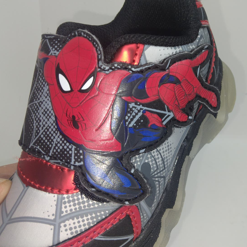 Marvel Spiderman Toddle Boys Pre-owned Light Up Graphic Sneakers - Sz. 7T