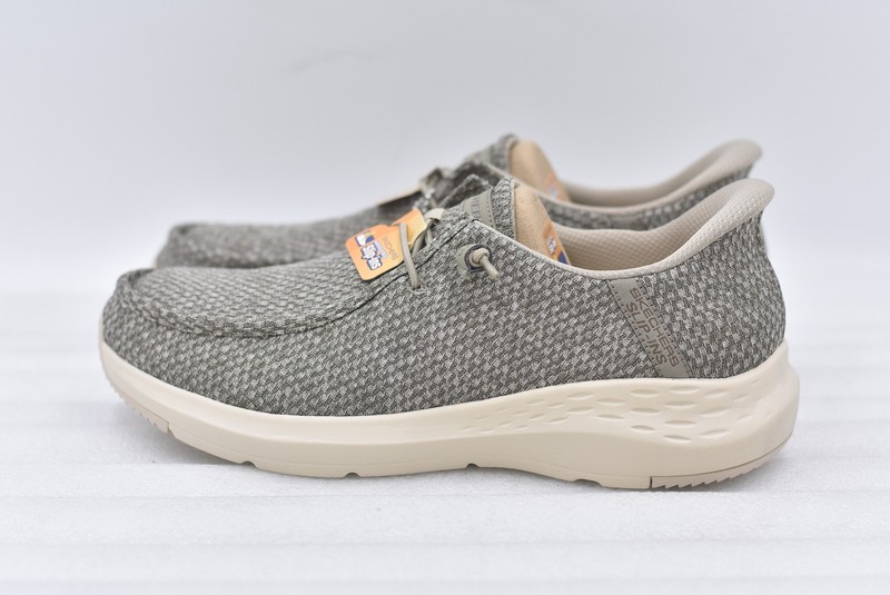Men's Skechers Parson Arcadian Slip-In Slip-In Sneaker Taupe Size 9.5. 205343