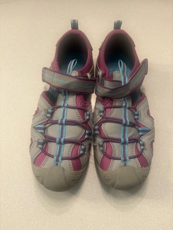 Merrill Kids gray Water Shoes Size 2 excellent condition light use No Box