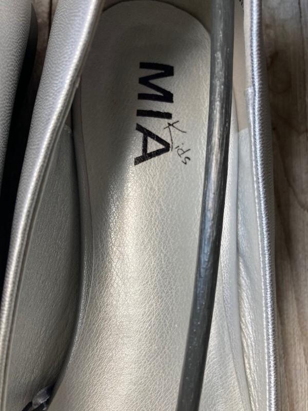 Mia Kids Little/Big Girl's Silver Flats Ballet Shoes Silver Metallic Bow Size 5