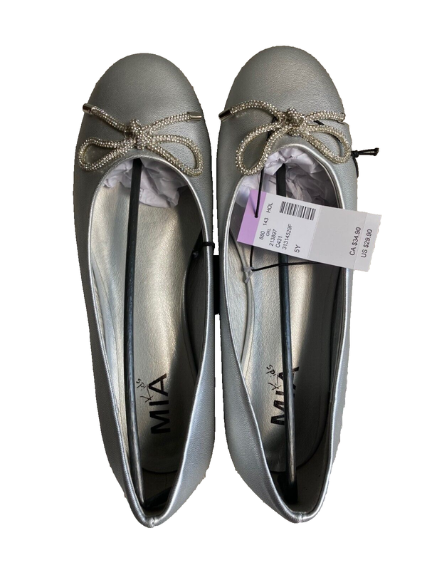 Mia Kids Little/Big Girl's Silver Flats Ballet Shoes Silver Metallic Bow Size 5