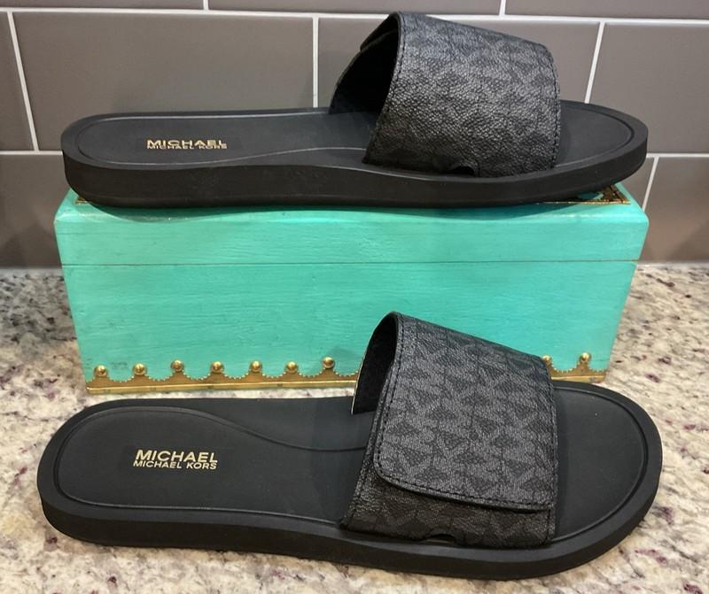 MICHAEL KORS Women’s Sz 8 M Wade Slide 45S0WDFA2B Black/Grey NEW