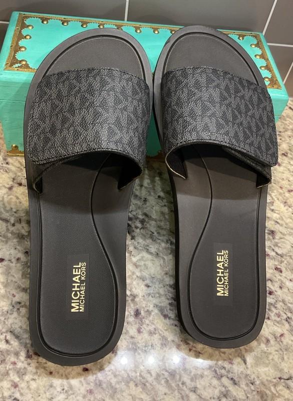 MICHAEL KORS Women’s Sz 8 M Wade Slide 45S0WDFA2B Black/Grey NEW