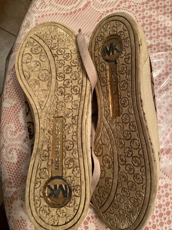 Michael Kors Womens/ Youth Size 7 1/2 M
