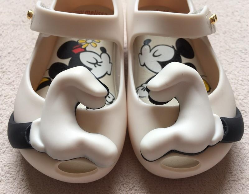 Mini Melissa Scented Mickey Mouse Heart Hands Shoes Sz 5 Toddler Scented NEW