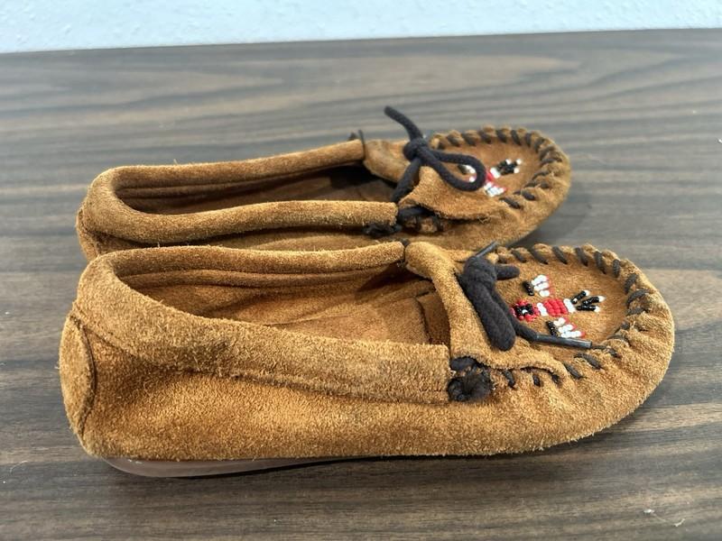 Minnetonka Moccasin Suede Leather Beaded Thunderbird Design Youth Girls Size 1