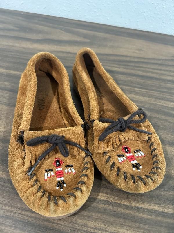 Minnetonka Moccasin Suede Leather Beaded Thunderbird Design Youth Girls Size 1