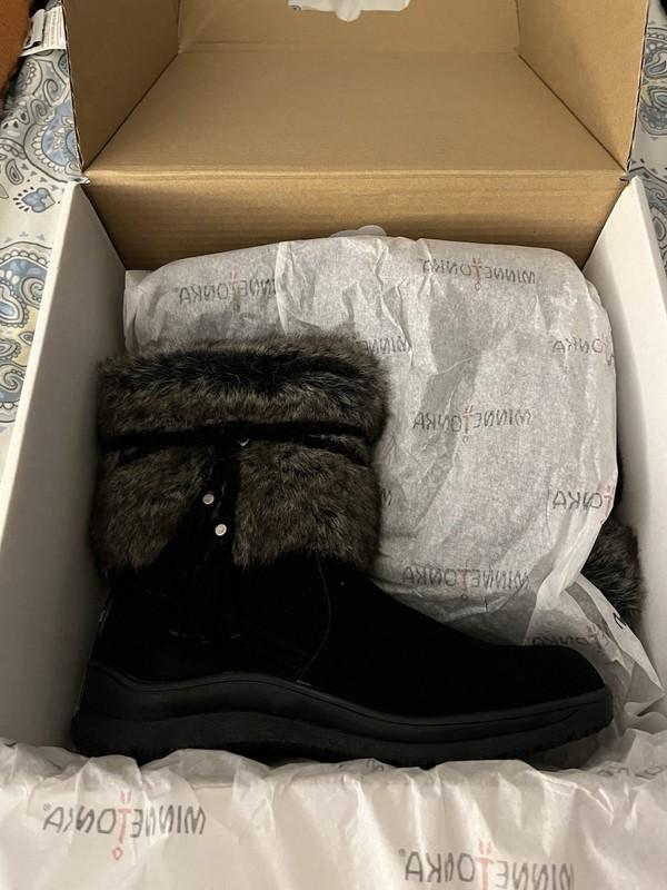 Minnetonka Shoes Women's Size 7M Black Everett Water Resistant Faux Fur Boots