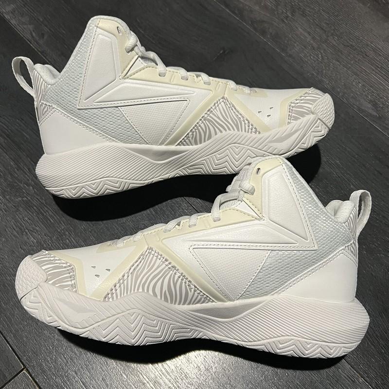 Moolah Press Break White Basketball Shoes Youth Size Brand New No Box