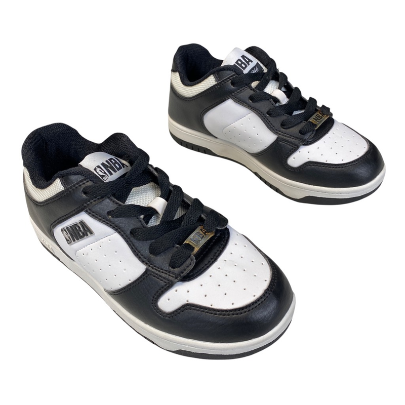 NBA Boys Basketball Shoes Black White Perforated Low Top Lace Up 2.5 M EUR 34