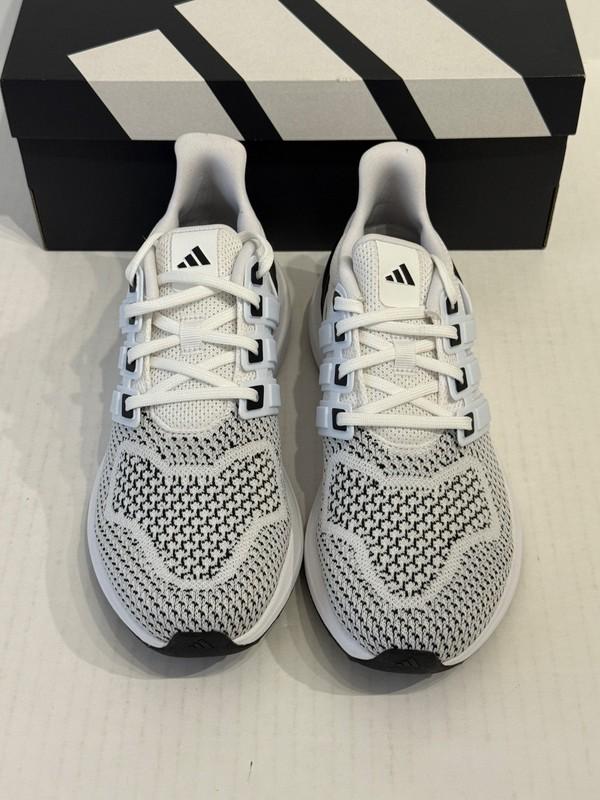 New Adidas Ultradream DNA JS0328 Women's White Black Running