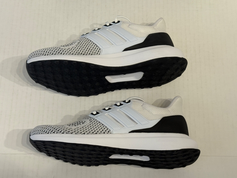 New Adidas Ultradream DNA JS0328 Women's White Black Running