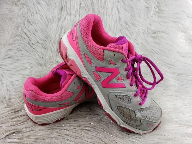 NEW BALANCE 680v3 KR680SAY Gray Pink Running Walking Shoes Size 7 / 40