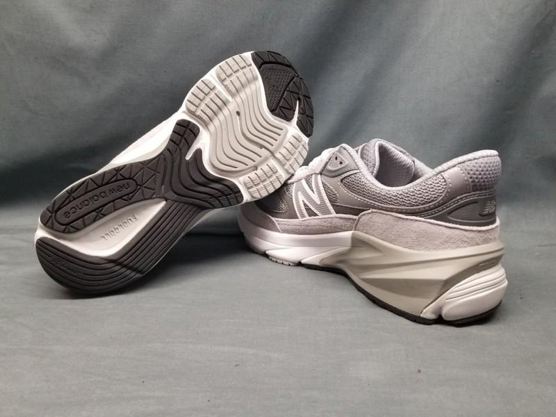 New Balance Boys FuelCell 990v6 Sneakers GC990GL6 Grey Size 7 NEW NO BOX