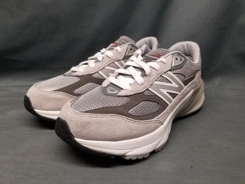 New Balance Boys FuelCell 990v6 Sneakers GC990GL6 Grey Size 7 NEW NO BOX