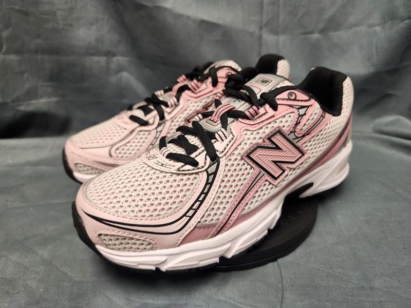 New Balance Girls 740 Sneakers GR740DK Mesh White Pink Size 4.5 NEW NO BOX