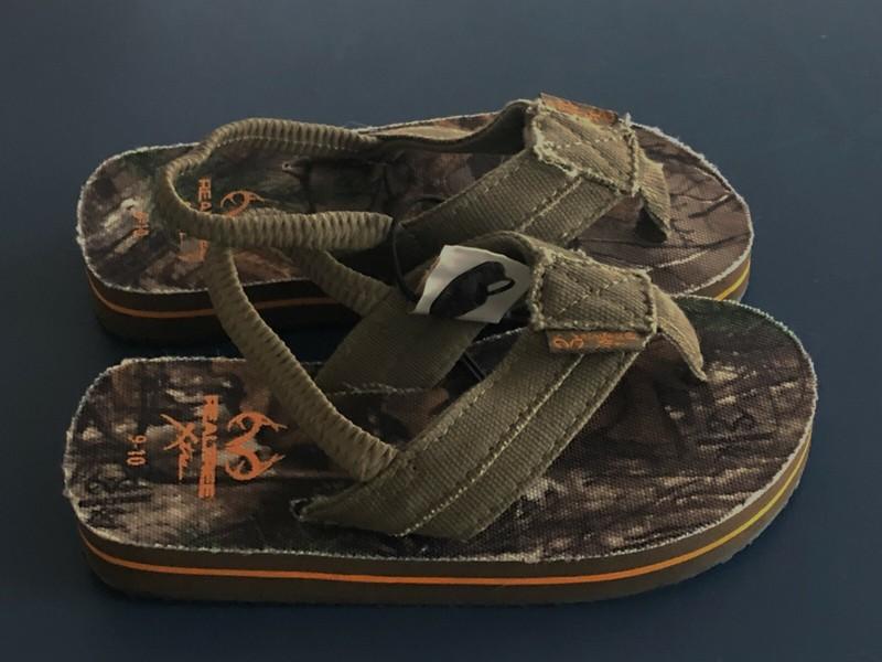 NEW Boy Toddler Size **5-6** or *7-8** REALTREE Camo Flip Flops Thong Sandals