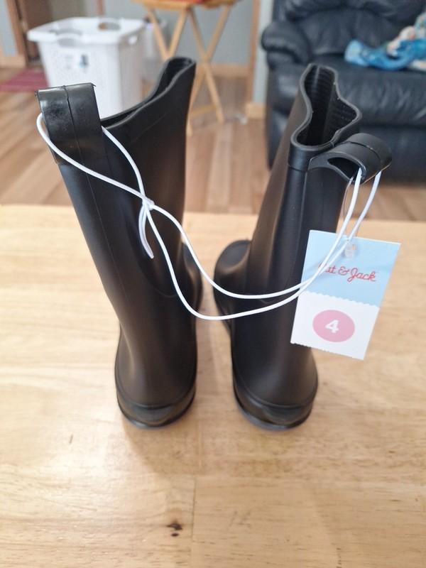 New Children's Size 4 Rubber Boots Black By Cat & Jack