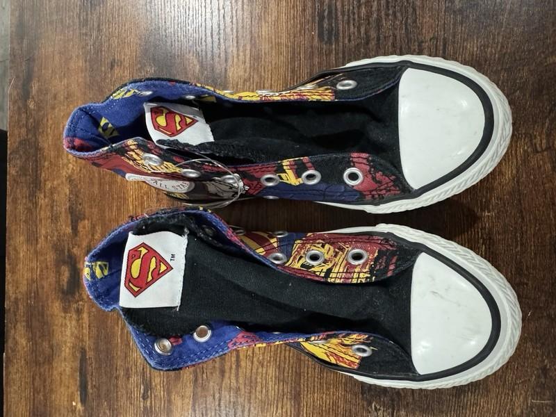 NEW Converse DC Comics All Star Chuck Taylor Hi Top Superman Sneakers 11.5 Kids