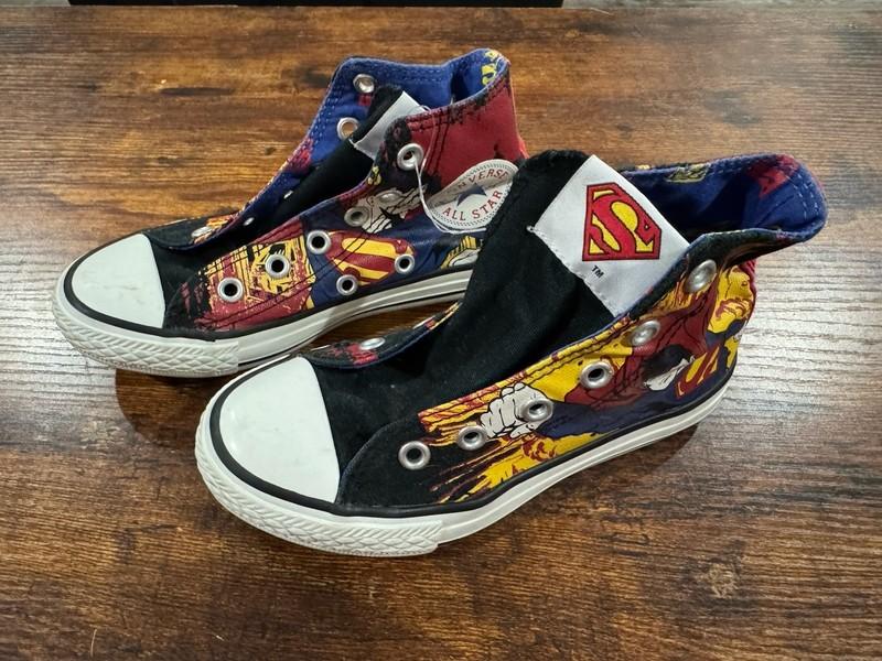 NEW Converse DC Comics All Star Chuck Taylor Hi Top Superman Sneakers 11.5 Kids