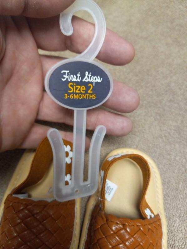 NEW - First Steps Size 2 Girls Sandals With Flowers 3-6 Mo