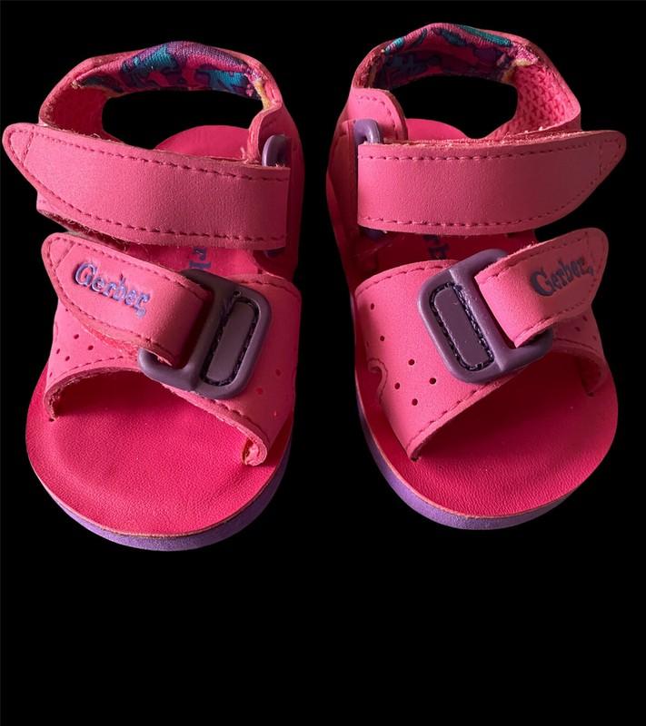 New Gerber baby girl size 2 pink rubber sandals bright pink color