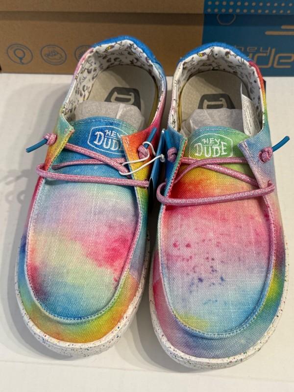 New Hey Dude Wendy Dreamer Magic Rainbow SZ 6 Youth = 7 Wms Tie Dye