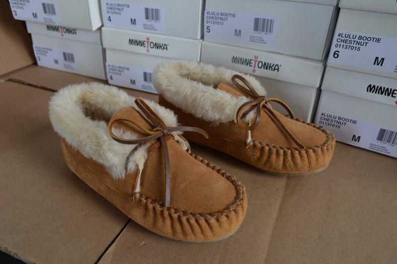 New In Box Minnetonka Girl's Youth Lulu Suede Chestnut Bootie