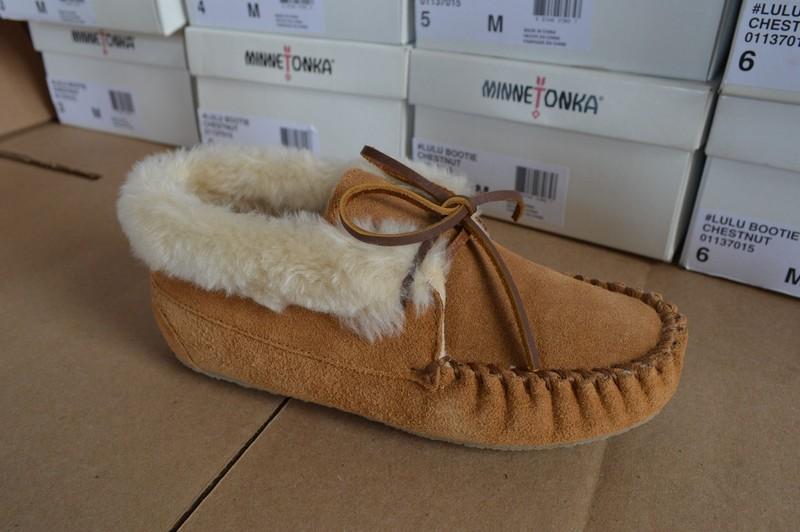 New In Box Minnetonka Girl's Youth Lulu Suede Chestnut Bootie