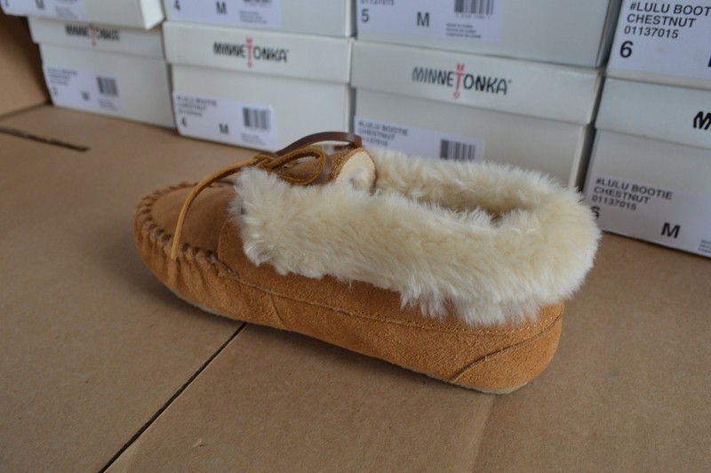 New In Box Minnetonka Girl's Youth Lulu Suede Chestnut Bootie