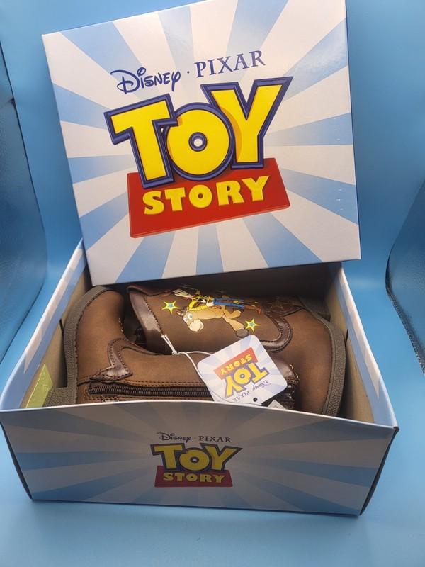 NEW IN BOX Toy Story toddler cowboy boots size 7 Woody brown Disney