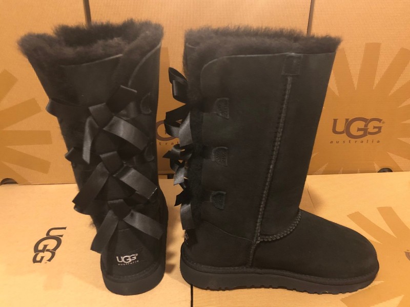 NEW IN BOX UGG Bailey Bow Tall Sheepskin Suede Boot Triplet Triple Girls Youth