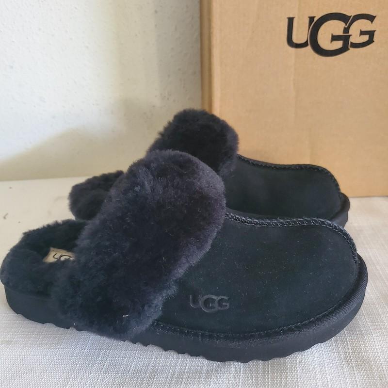 NEW KIDS GIRLS SIZE 3 BLACK UGG COZY II SUEDE SLIP-ON SLIPPERS 1019065K