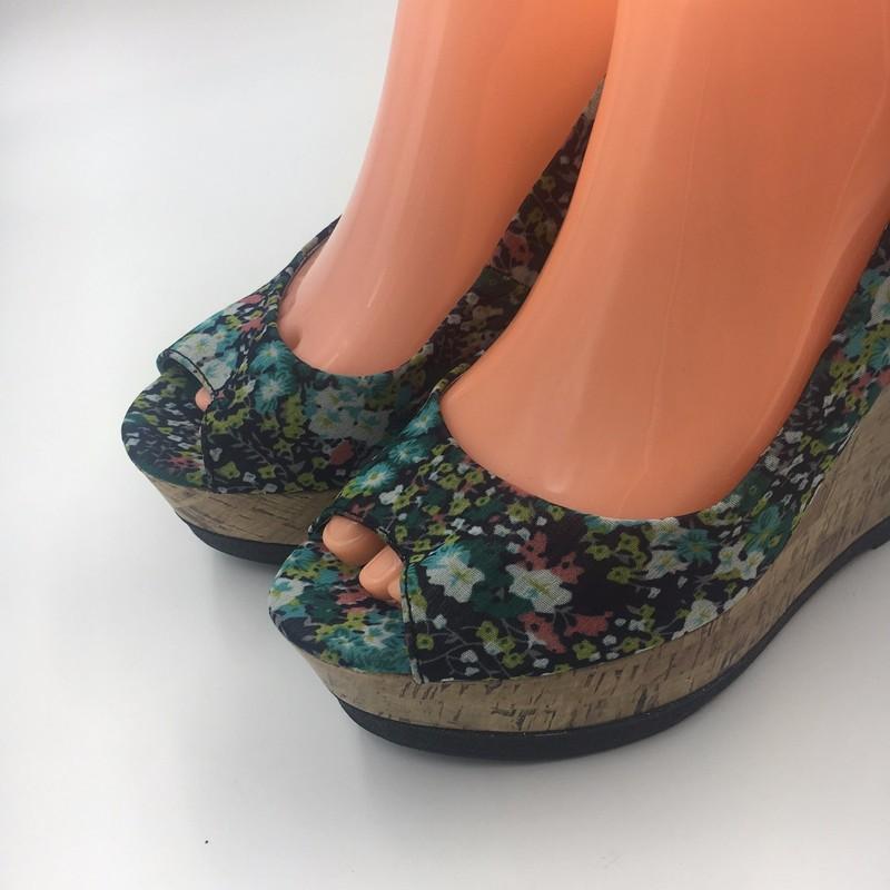 New Material Girl Womens Wave Multi Floral Print Wedge Sandals Shoes Sizes 6-10