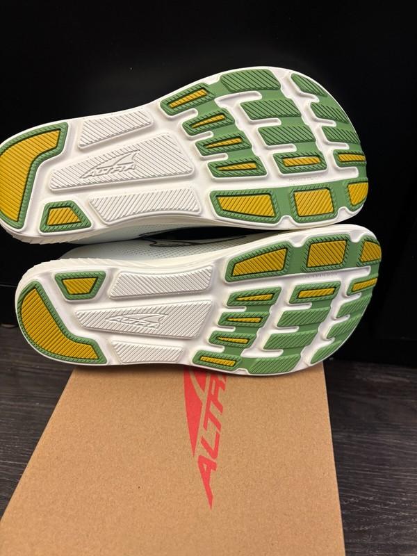 NEW MENS ALTRA ESCALANTE 4 WHITE/GRAY ALOA85NE120-080