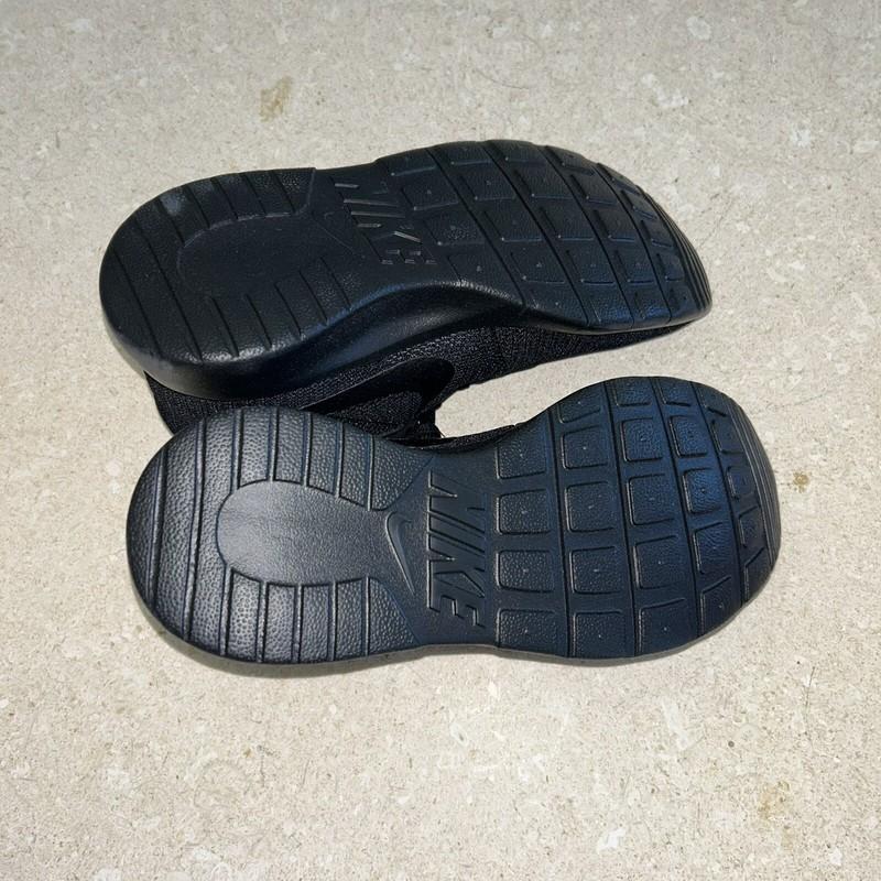 New Nike All Black Tanjun Running Shoes Boys Youth 6.5