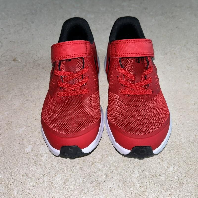 New Nike Red Star Runner Boys Youth Sneaker Shoes Size 11