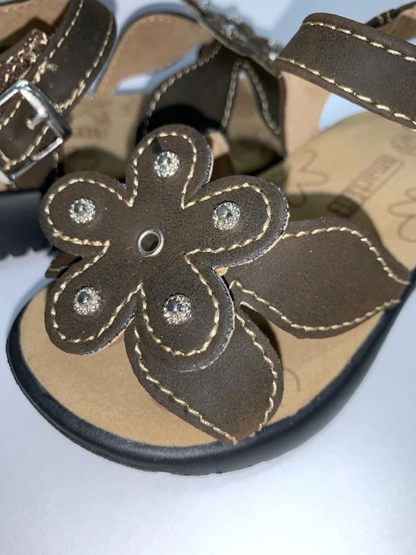 NEW- SmartFit Smart Fit Brown Play Sandals Toddler Size 5.5 Quick On Quick Off