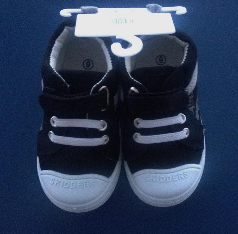 NEW Toddler **6**7**18-24 Months SKIDDERS Black Canvas Shoe Sneakers Dinosaurs