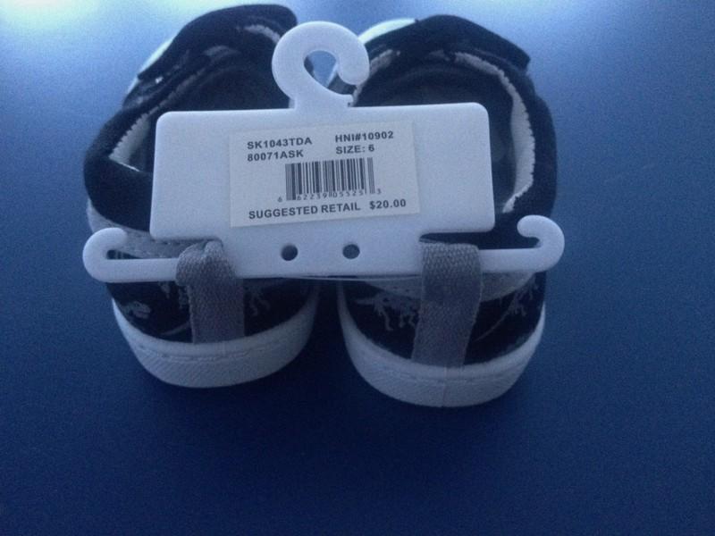 NEW Toddler **6**7**18-24 Months SKIDDERS Black Canvas Shoe Sneakers Dinosaurs