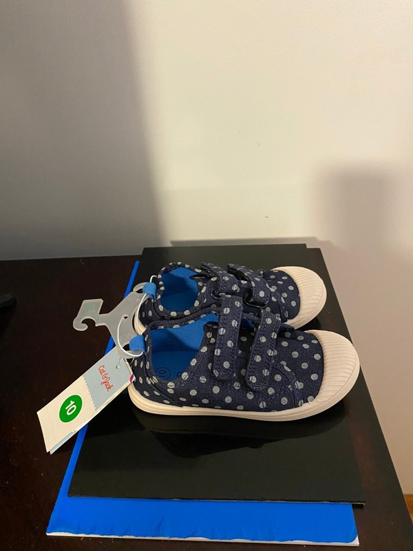 NEW TODDLER GIRL'S SIZE 10 CAT & JACK CASUAL SNEAKERS